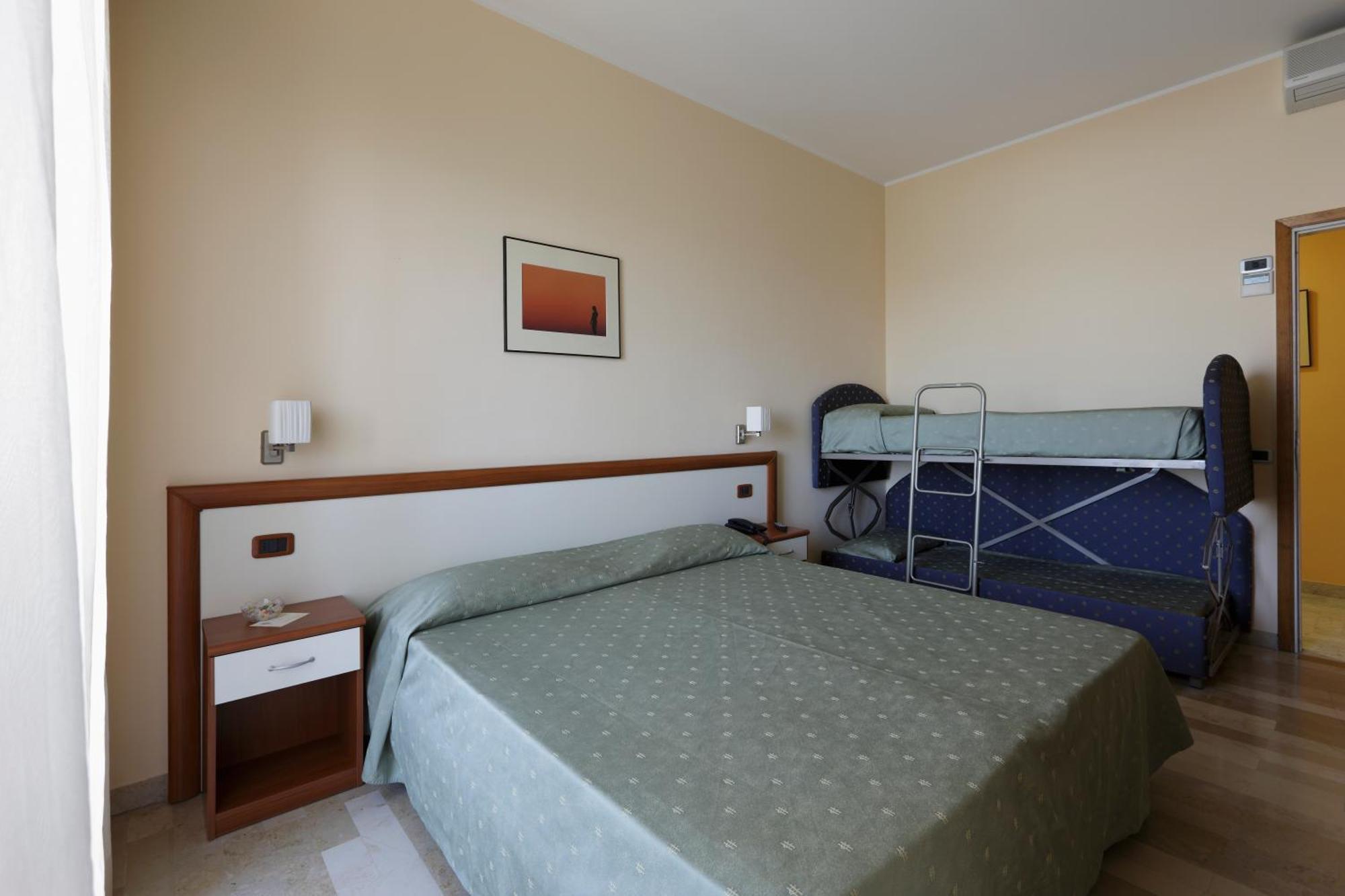 Hotel Continental Fano Szoba fotó
