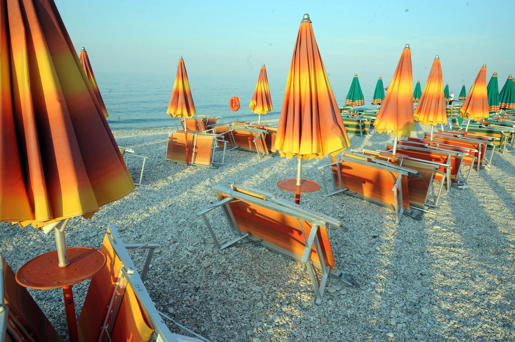 Hotel Continental Fano Kültér fotó