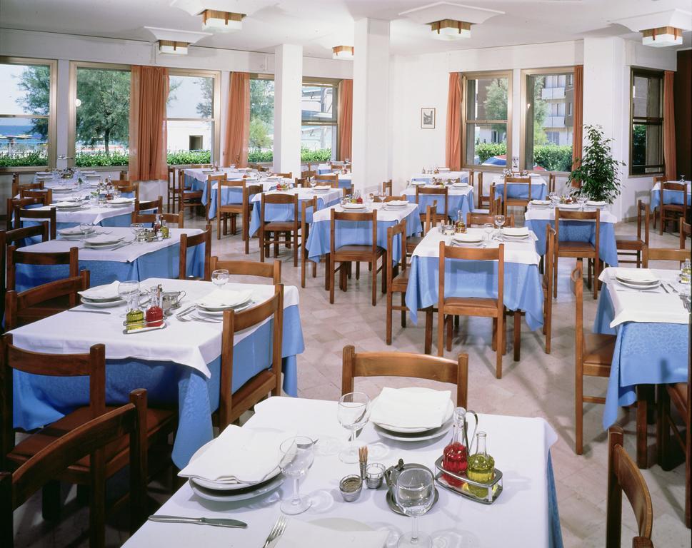 Hotel Continental Fano Kültér fotó