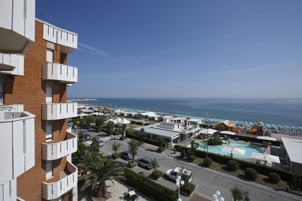 Hotel Continental Fano Kültér fotó