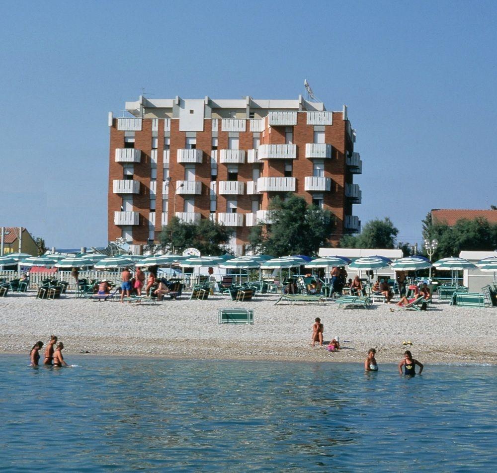Hotel Continental Fano Kültér fotó