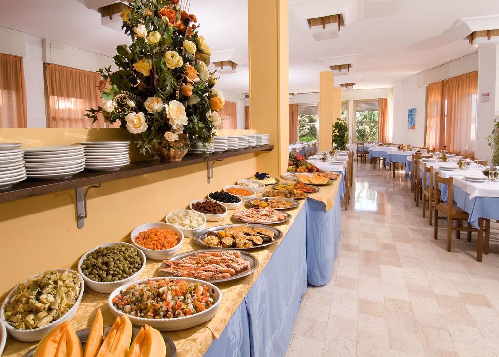 Hotel Continental Fano Kültér fotó