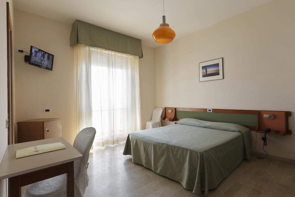 Hotel Continental Fano Szoba fotó